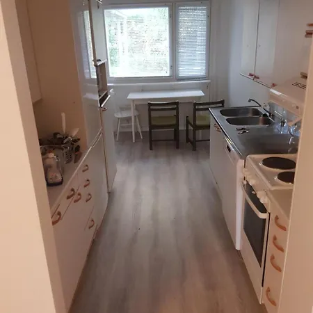 Sarvipoelloenkuja 12